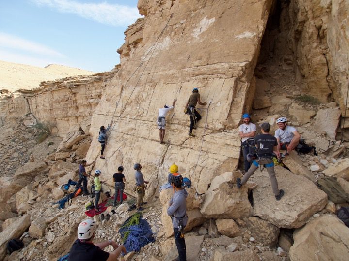 ١٧١ مسار تستقطب المتسلقين